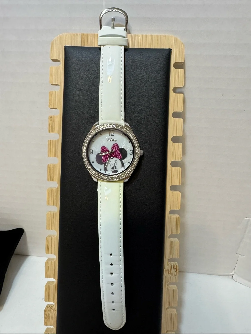 Disney Women’s Minnie Mouse White Patent Strap Watch with Crystal Bezel